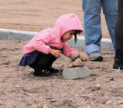 issue22-FOUR BEARS C STORE FUTURE BUILDER OF THE MHA NATION GETS IN SOME PRACTICE -REV-web